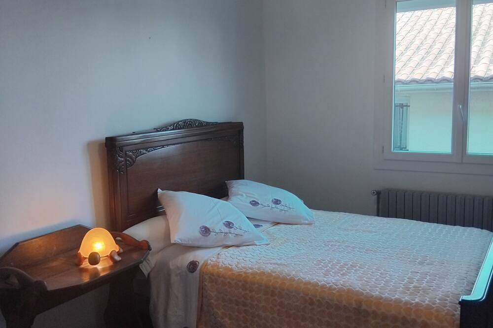 House 115m² with swimming pool, 20 min from Bordeaux center Tram 500m. in Eysines, Región de Burdeos