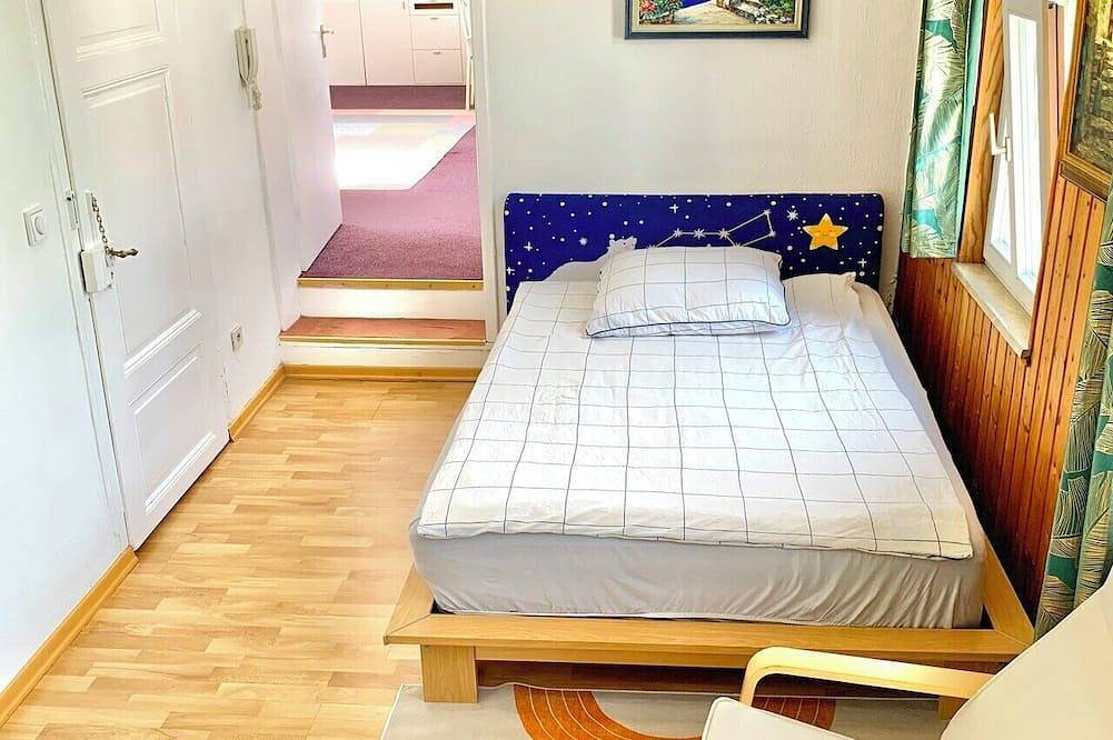 Ganze Wohnung, Komplette Ferienwohnung im Zentrum Bad Homburg - 20 Min. zu Frankfurt mit S-Bahn in Bad Homburg vor der Höhe, Bad Homburg
