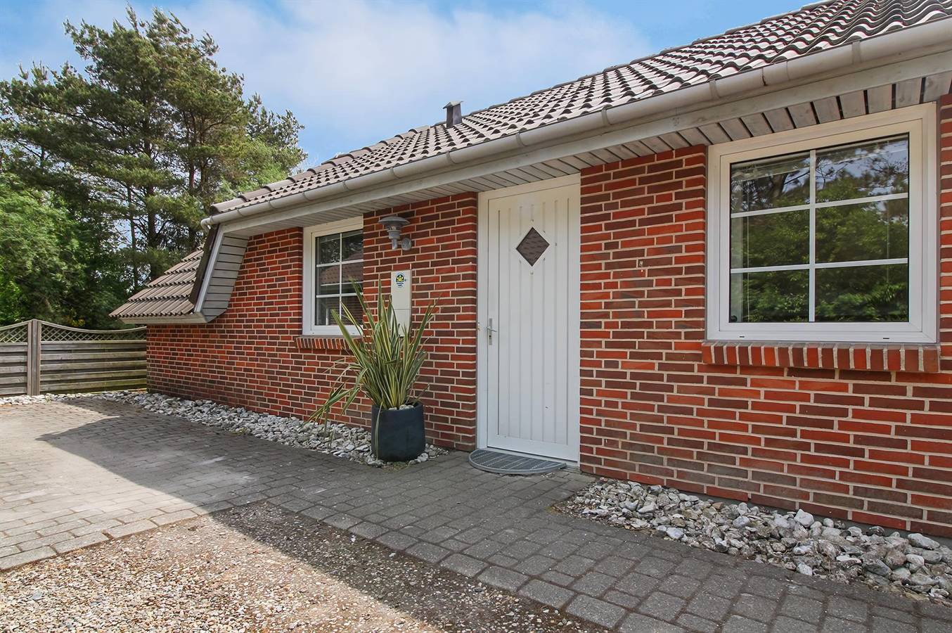 Stunning home in Oksbøl w/ Sauna, Indoor swimming pool and Wifi in Jegum, Jegum Ferieland