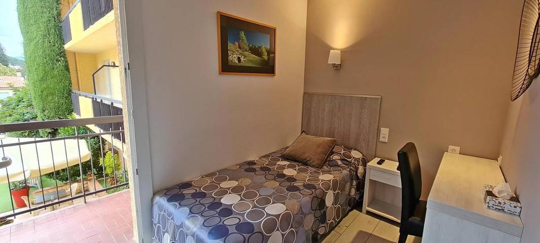 Hôtel pour 2 personnes, avec terrasse et vue dans Office De Tourisme De Vernet Les Bains - 4