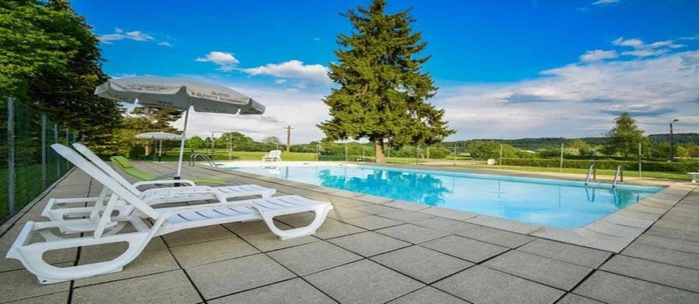 Zecamping 3* piscine chauffée chiens acceptés locatif Tv 23m2 4 pers in Levier, Jura Francais