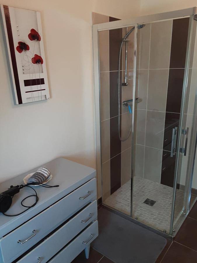 Location de vacances pour 2 personnes, avec Terrasse ainsi que Jardin et Vue à Sainte-Marie-du-Mont - 3
