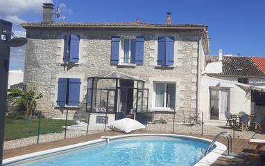 Maison d’hôte pour 3 personnes, avec piscine ainsi que jardin et jacuzzi à Barzan