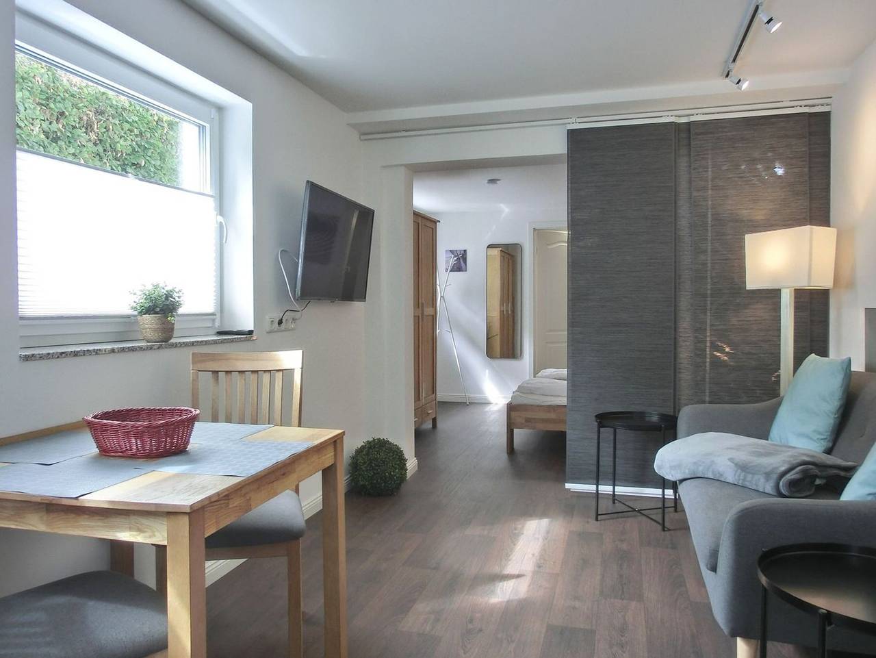 Ganze Ferienwohnung, Markgrafenheide - Nur ca. 300 m bis zum feinen Sandstrand nah an Warnemünde in Markgrafenheide. in Markgrafenheide, Rostock