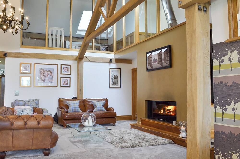 5 bedroom accommodation in Stalmine, near Poulton-le-Flyde in Lancashire