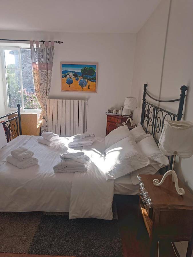 Location de vacances pour 3 personnes, avec vue et jardin à Chef-Boutonne - 3
