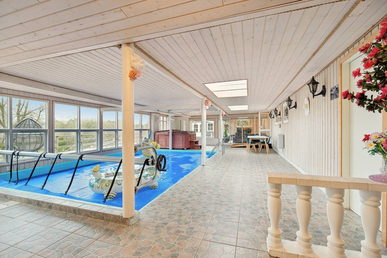 Großes Poolhaus mit Platz zum Entspannen in Guldforhoved, Ikast-Brande