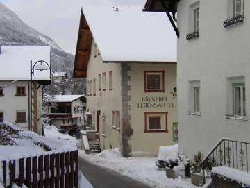 Ferienwohnung für 7 Personen in Grins, Tiroler Oberland, Bild 3
