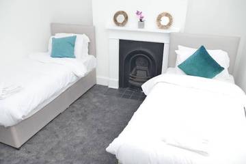 Apartment for 8 People in Northampton, Northamptonshire, Photo 3
