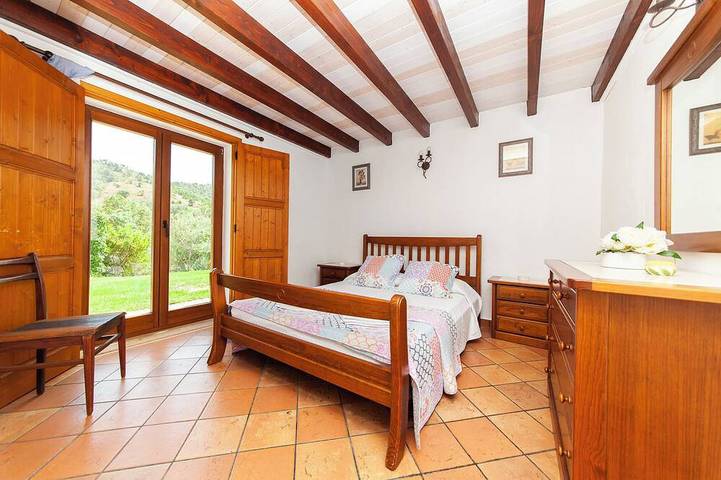 Location de vacances pour 14 personnes, avec jardin et terrasse dans Marmelete - 2