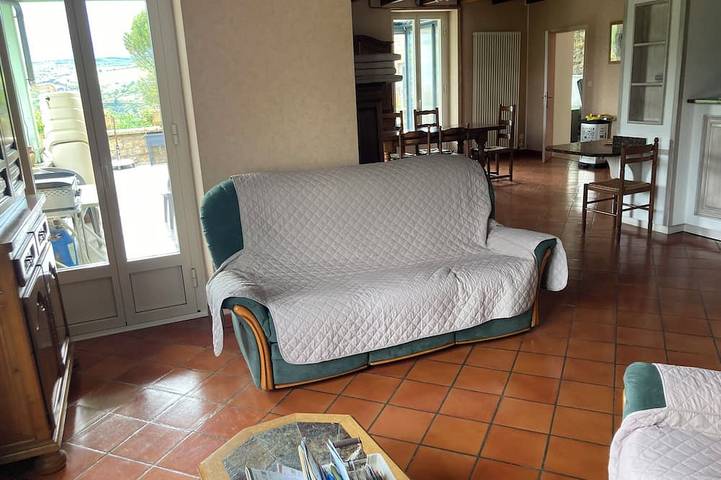 Location de vacances pour 6 personnes, avec jacuzzi et jardin ainsi que piscine et balcon à Compeyre - 4