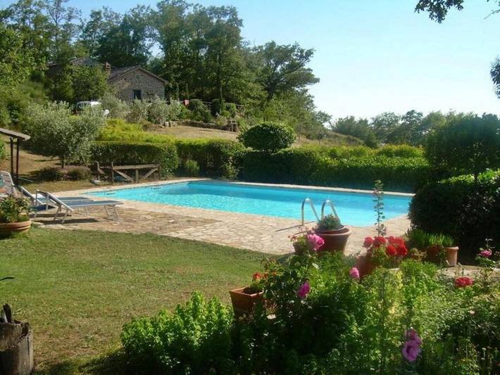 Agriturismo per 9 persone, con Terrazza e Giardino nonché Piscina e Panorama a Sorano
