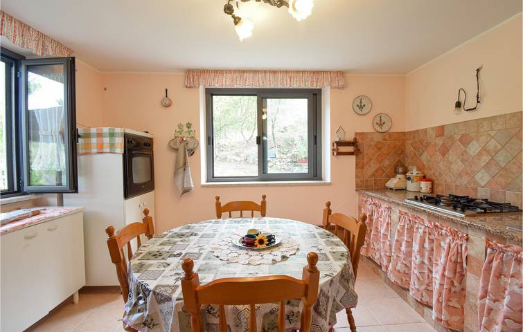 Acogedor apartamento cerca de Campodimele - Aparcamiento, TV, cocina in Campodimele, Provincia de Latina