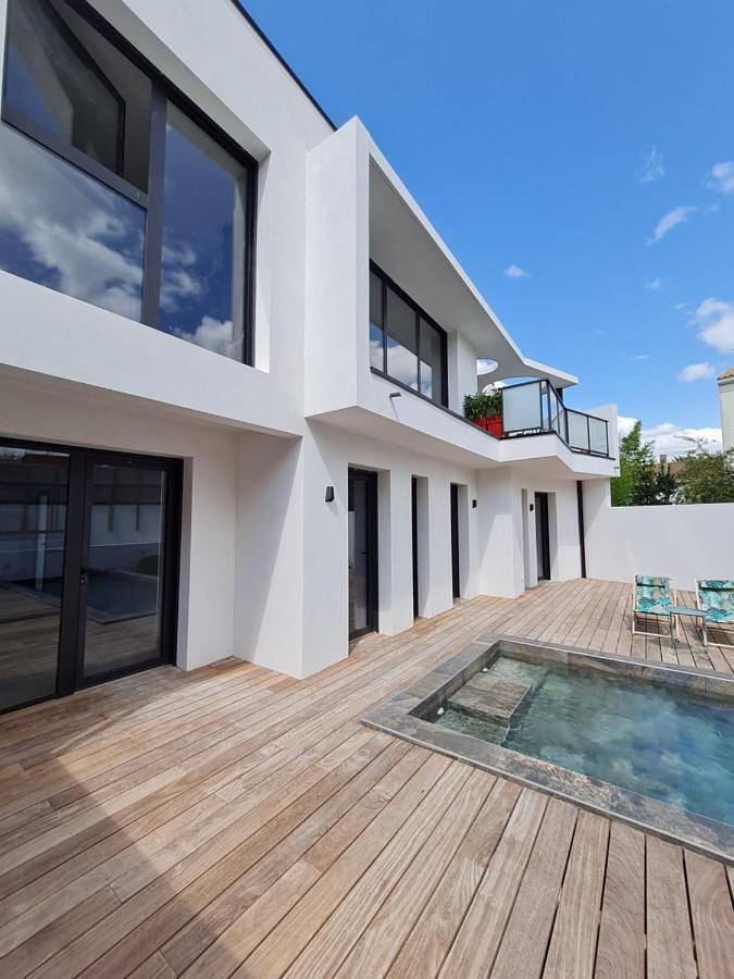 Double Room with Pool View in La Rochelle, Région de La Rochelle