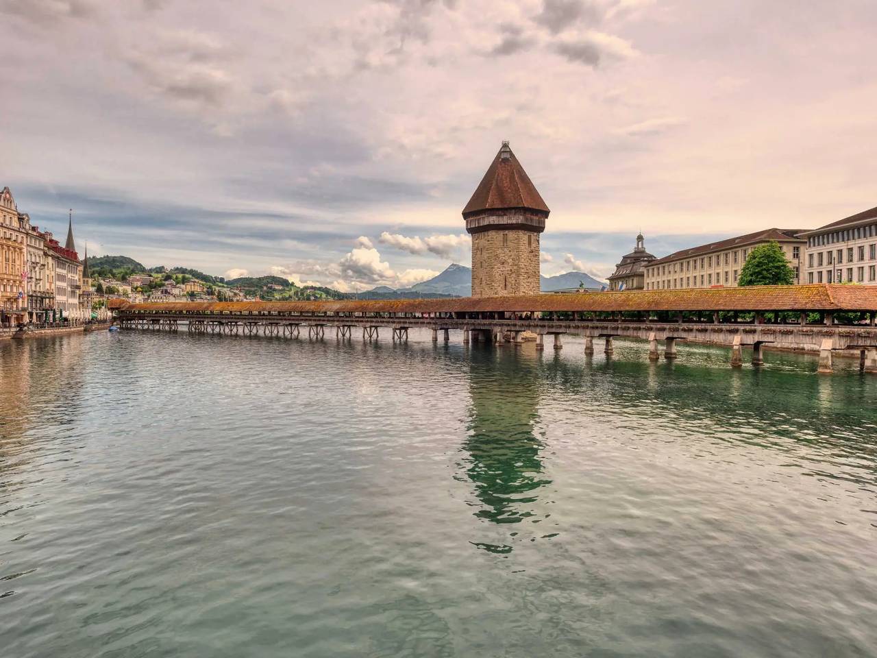 Ganze Wohnung, 2 Zimmer 4 Personen in Luzern Zustellkreis, Luzern