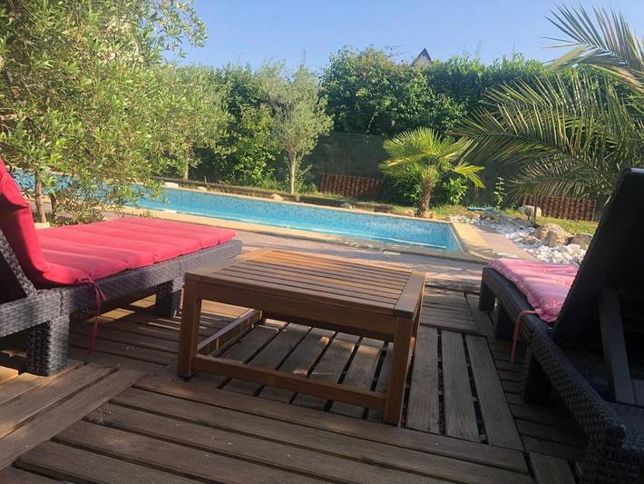 Alojamiento y desayuno para 9 personas, con piscina además de jardín y vistas - 1
