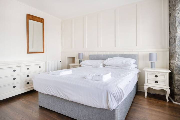 Cross Seas House - Ireland's Closest House to the Sea, Cross Seas - 2 Bedrooms: 1 Double Rooms, 1 Tw... in Lahinch, County Clare