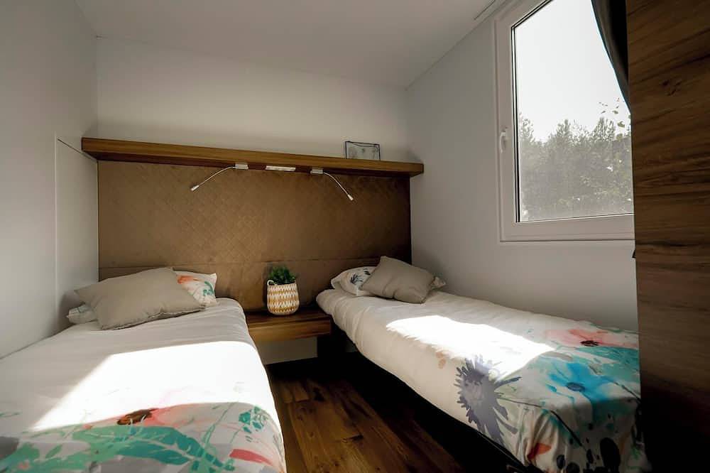 Chalet with 3 bedrooms and a terrace in Niederrhein