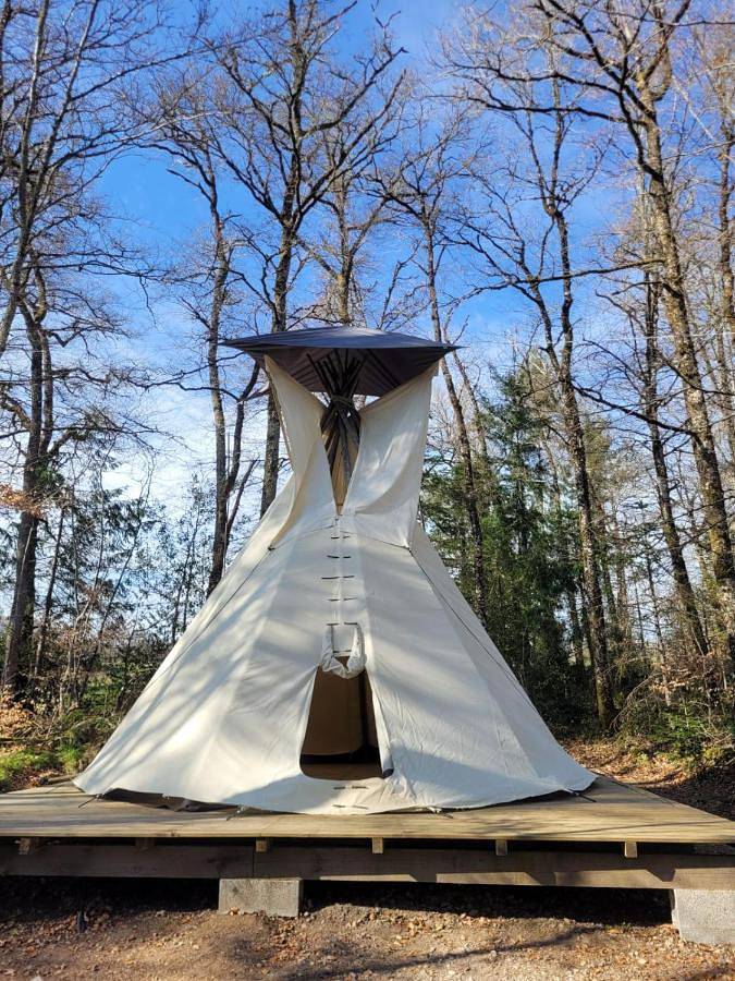 Tente pour 4 personnes, avec jardin et piscine, adapté aux familles en Corrèze - 3