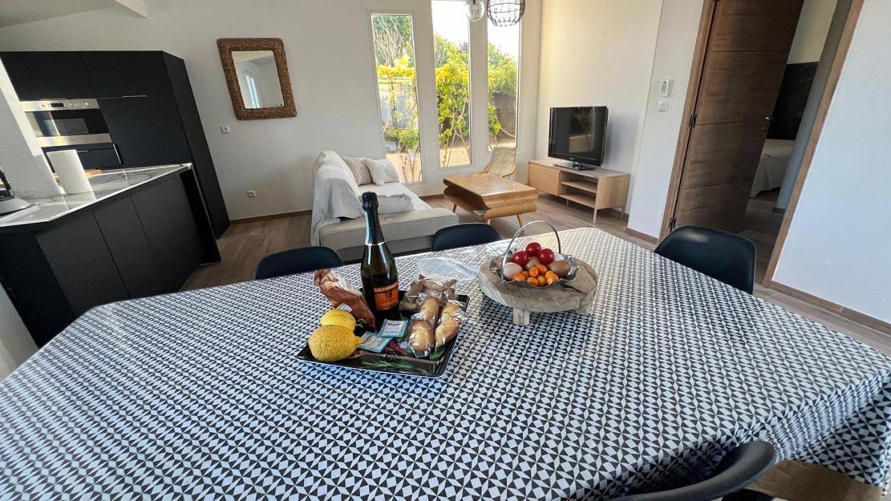 Appartement entier, Villa Altea- Lido Marana - piscine privée exclusive - plage à pied - 3 bedrooms house - private swimming pool - beach access on foot in Lucciana, Région de Bastia