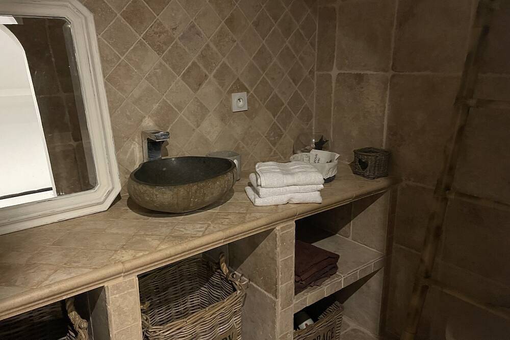 Appartement entier, Cervione, rez de chaussée villa très spacieux 2 personnes - Piscine chauffée in Cervione, Arrondissement de Corte