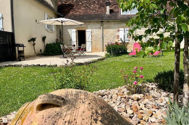 Location de vacances pour 4 personnes, avec jardin à Cavagnac