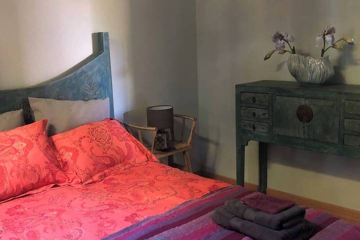 Ganze Wohnung, Magnificent apartment in 18th century Priory, with swimming pool and lush grounds in Graveson, Arles und Umgebung
