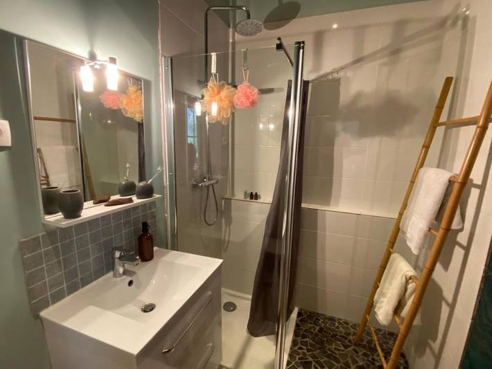 Gîte pour 2 personnes, avec vue et jardin dans Plage de l'Amélie - 3