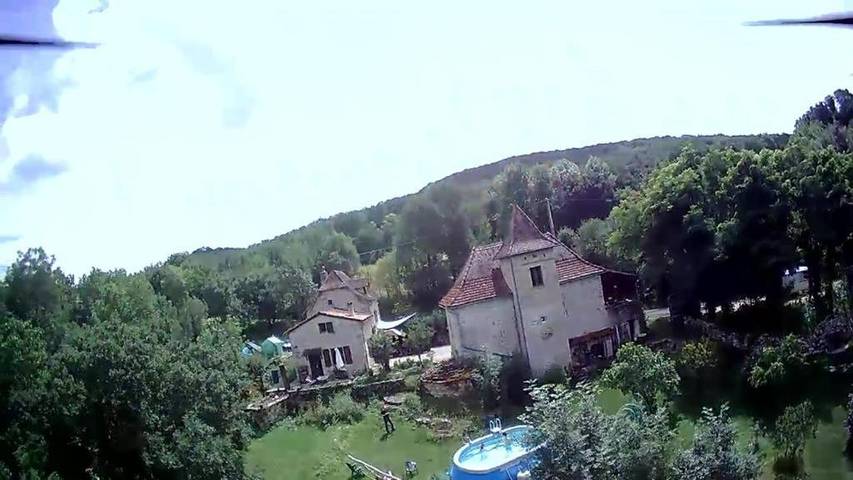 Gîte pour 10 personnes, avec piscine et vue sur le lac ainsi que jardin et vue, animaux acceptés à Saujac