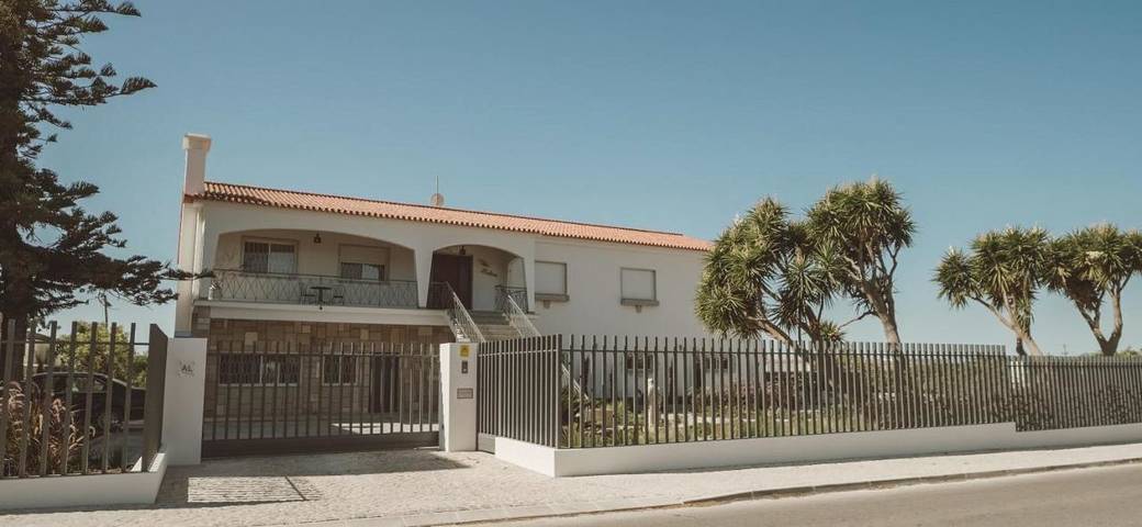 Ferienwohnung für 2 Personen, mit Kinderpool und Garten sowie Pool und Ausblick in Faro - 4