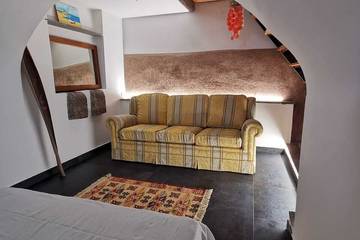 Log Cabin for 4 People in Santa Venerina, Catania Province, Photo 3