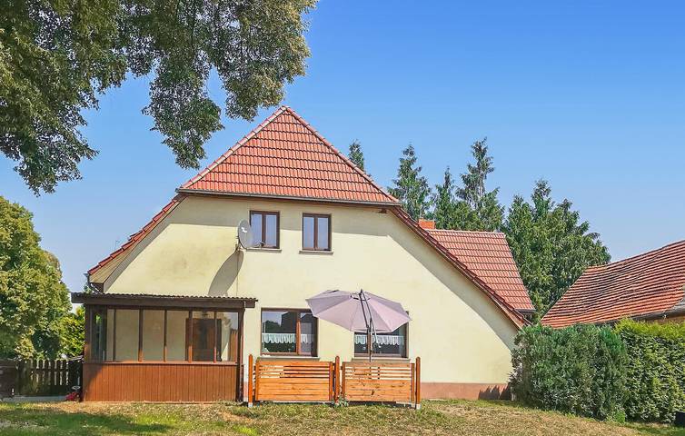Ganze Ferienwohnung, Rückzugsort am See mit Parkplatz, Kabel-TV und Internet in Roggentin (Mirow), Mirow