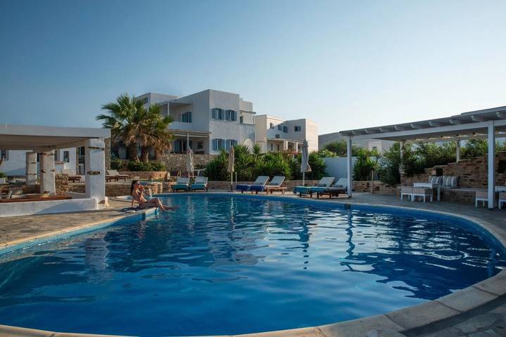 Appart’hôtel pour 2 personnes, avec Terrasse et Jardin ainsi que Bassin pour enfant et Piscine
