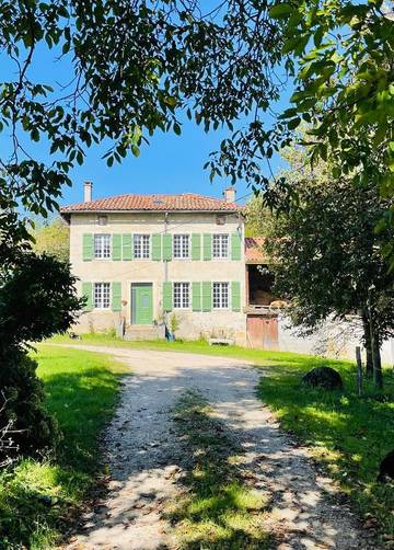 Gîte pour 10 personnes, avec vue et jardin à Saint-Lizier