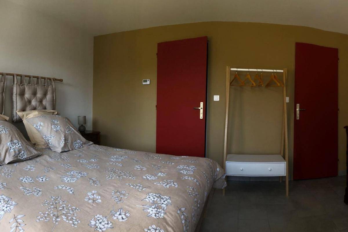 Chambre Terre in Droiturier, Région de Vichy