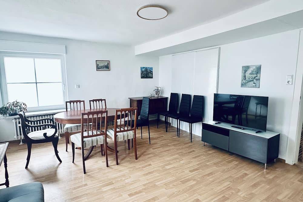 Appartement entier, Appartement spacieux 4 pièces avec terrasse et jardin in Friedrichsdorf, Arrondissement du Haut-Taunus