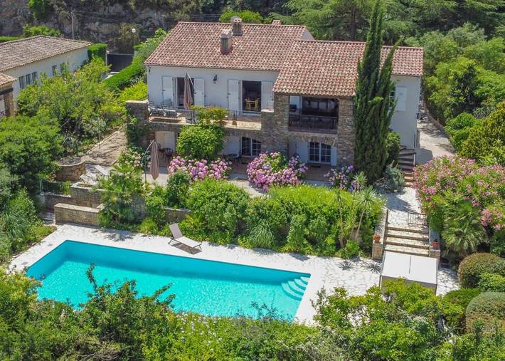Villa pour 12 personnes, avec Terrasse et Jardin ainsi que Piscine et Vue sur le lac à Gassin