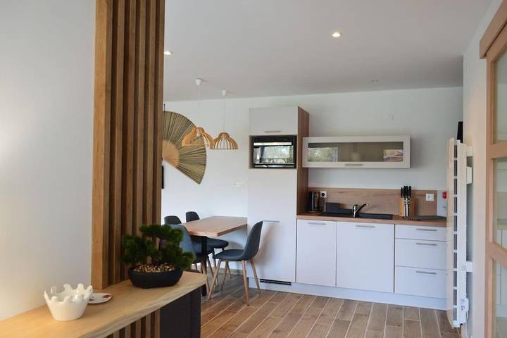 Location de vacances pour 4 personnes, avec terrasse ainsi que jacuzzi et jardin à Wailly-Beaucamp - 2