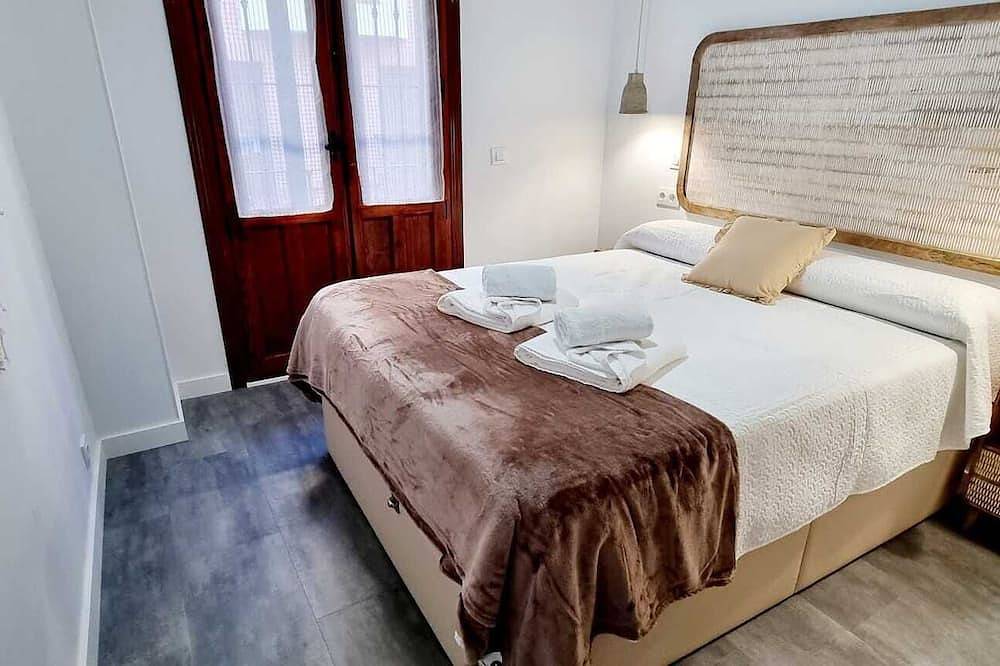 Entire apartment, Apartment La Zancuda Blanca in Alcalá de Henares, Madrid Province
