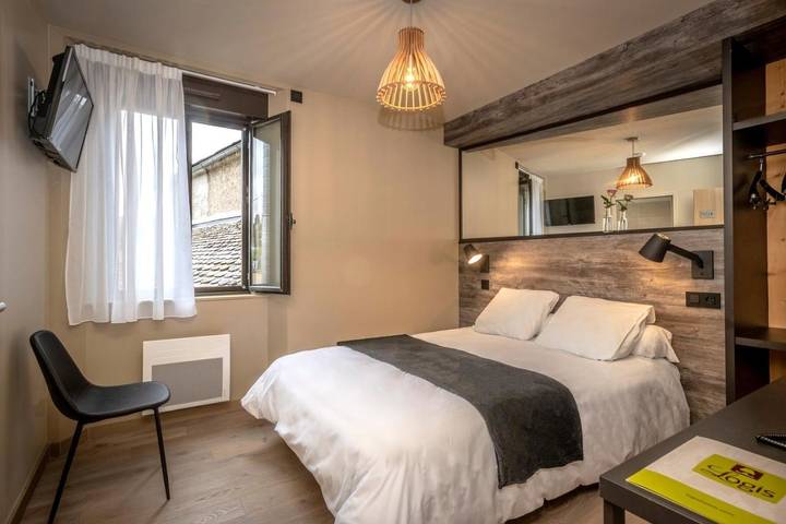 Hôtel pour 5 personnes, avec terrasse à Le Bleymard - 2