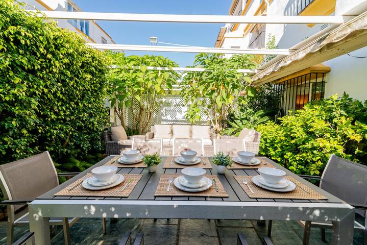 Ferienhaus für 8 Personen, mit Garten und Pool sowie Balkon, kinderfreundlich