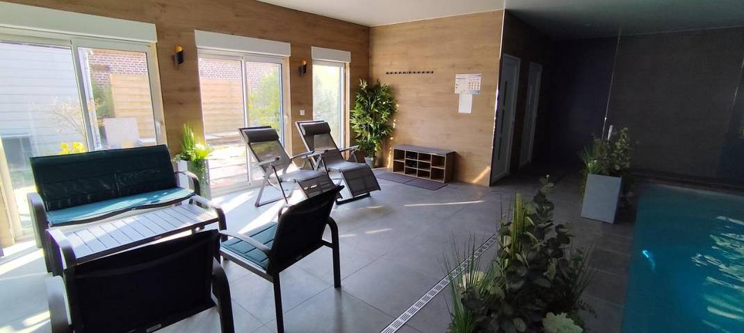 Location de vacances pour 2 personnes, avec vue ainsi que piscine et terrasse, animaux acceptés à Hautvillers-Ouville - 3