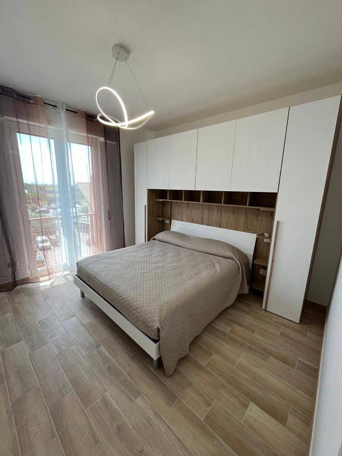 Appartamento per 5 persone, con panorama e terrazza in Fonte Nuova