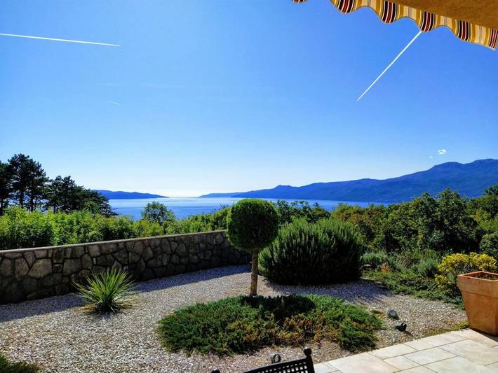 Ferienhaus für 8 Personen, mit Balkon und Terrasse sowie Garten und Ausblick in Rijeka - 3
