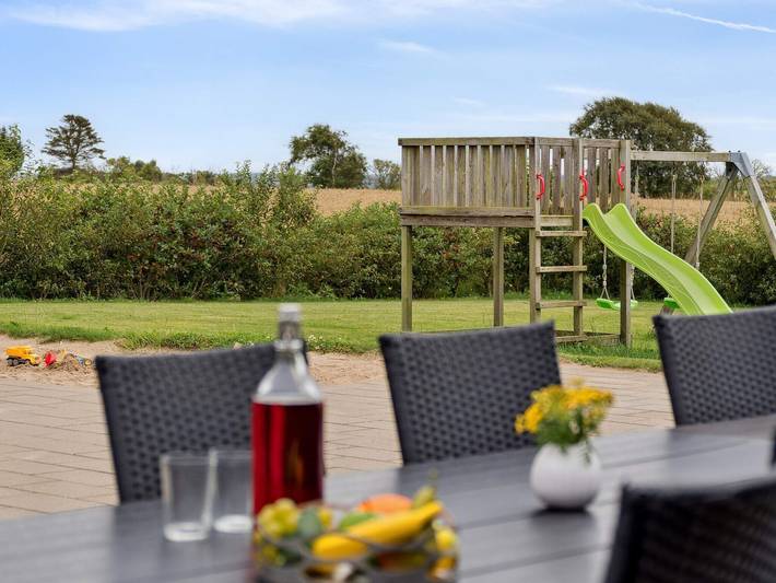 Luxury Retreat by Hostrup Beach in Limfjord in Westjütland