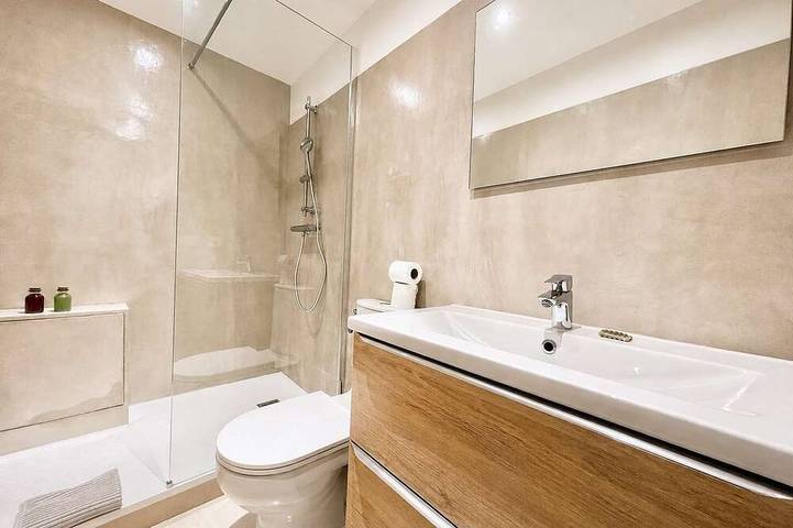 Entire apartment, Èrsextius, Stj, Aix-en-Provence in Aix-en-Provence, Mediterranean Coast (France)