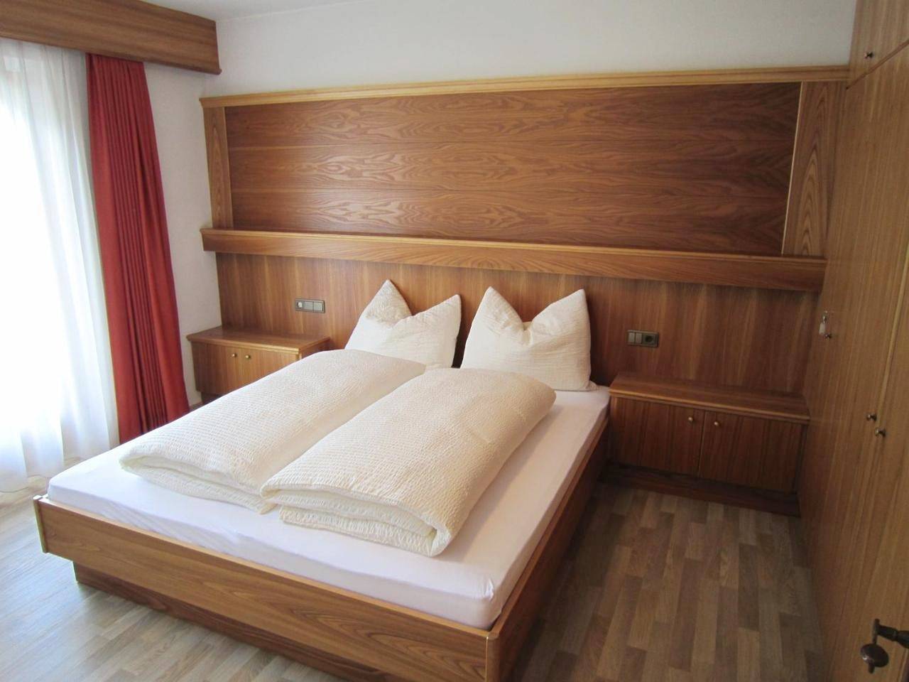 Two-Bedroom Apartment with Terrace (6 Adults) in Burgeis, Mals