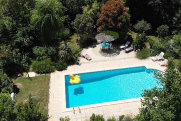 Location de vacances pour 6 personnes, avec piscine, animaux acceptés à Saint-Brès