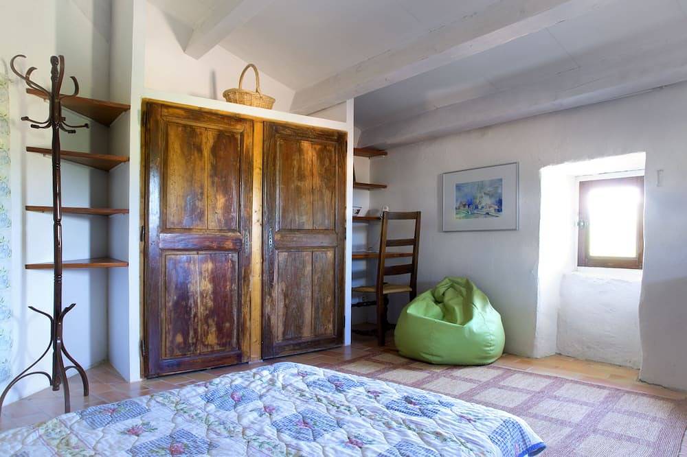 Mas provençale 18ème avec piscine chauffée, climatisation, proche Uzès in Belvézet, Région de Nîmes