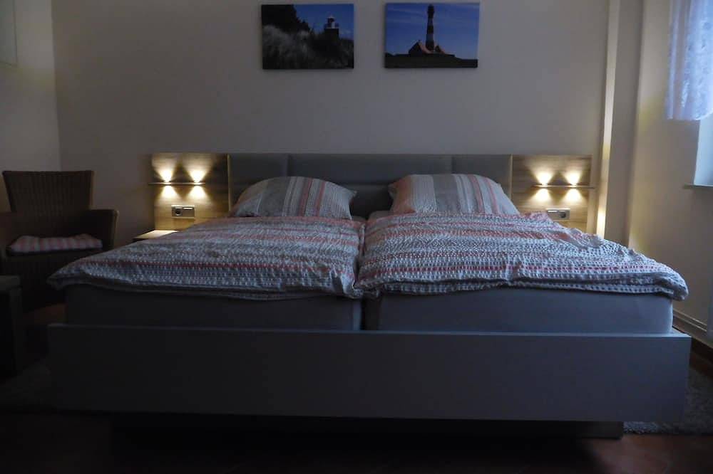 Ganze Wohnung, Schöne, direkt am Eiderdeich gelegene Ferienwohnung in Tönning, Halbinsel Eiderstedt